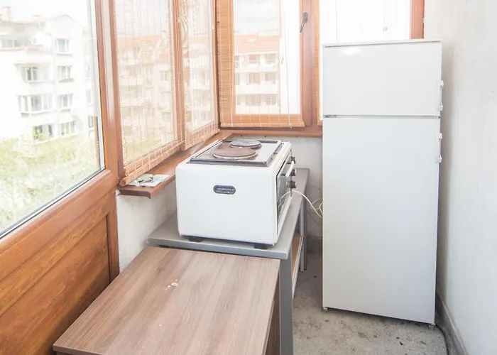 Apartament Lazur - Sunny Flat Burgas City